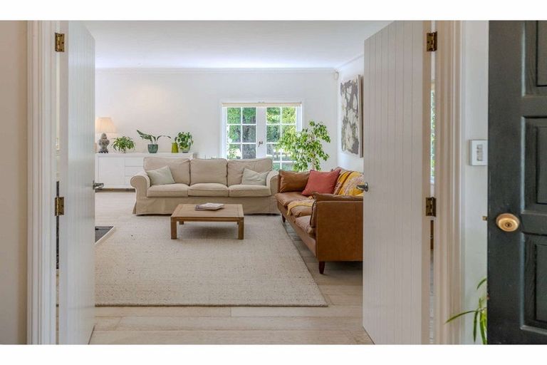 Photo of property in 37 Riverview Road, Kerikeri, 0230