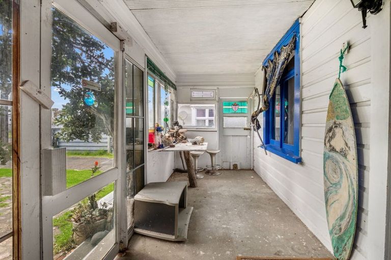 Photo of property in 115 Cornfoot Street, Castlecliff, Whanganui, 4501