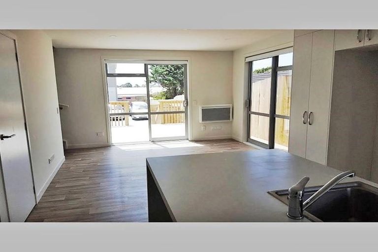 Photo of property in 10 Kanorau Place, Mangere, Auckland, 2022