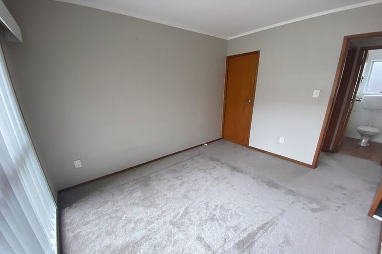 Photo of property in 2/51 Landscape Road, Papatoetoe, Auckland, 2025