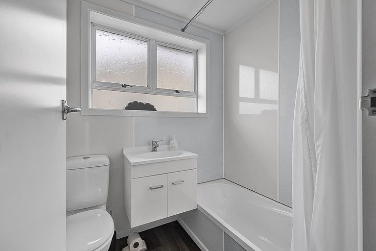 Photo of property in 304 South Road, Hawera, 4610