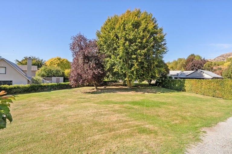 Photo of property in 18 Heuchan Lane, Wanaka, 9305