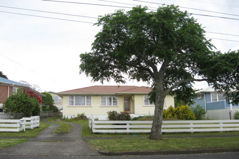 Photo of property in 23 Kayes Road, Pukekohe, 2120