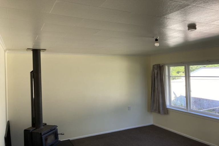 Photo of property in 12b Carthew Street, Okato, 4335