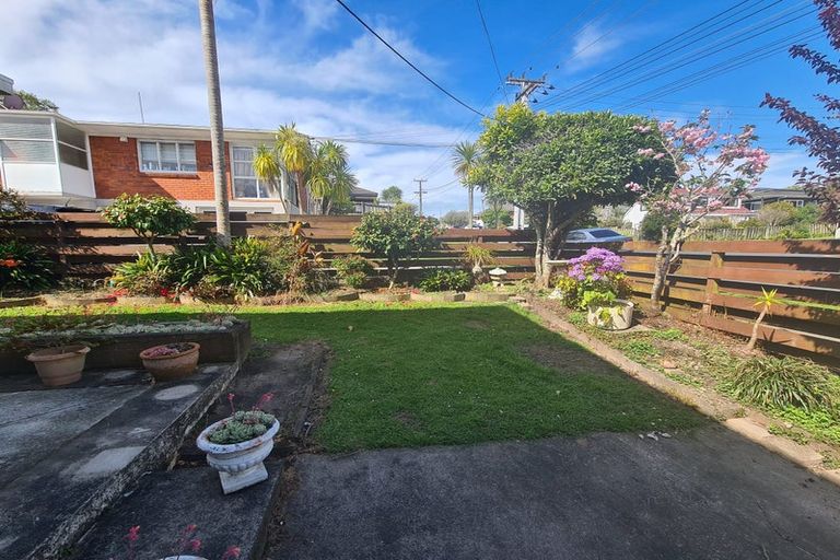 Photo of property in 1/7 Hart Road, Hauraki, Auckland, 0622
