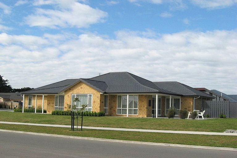 Photo of property in 18 Magnolia Boulevard, Kaiapoi, 7630