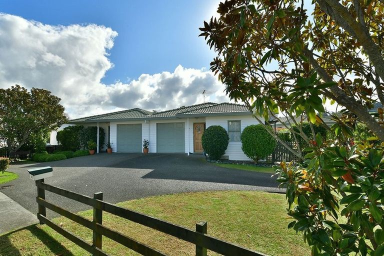Photo of property in 2/28 Awaroa Road, Helensville, 0800