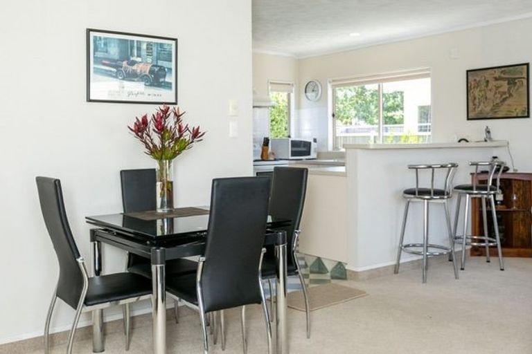 Photo of property in 2/38 Neeve Road, Taradale, Napier, 4112