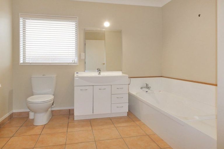 Photo of property in 6 Teppett Place, Foxton Beach, Foxton, 4815