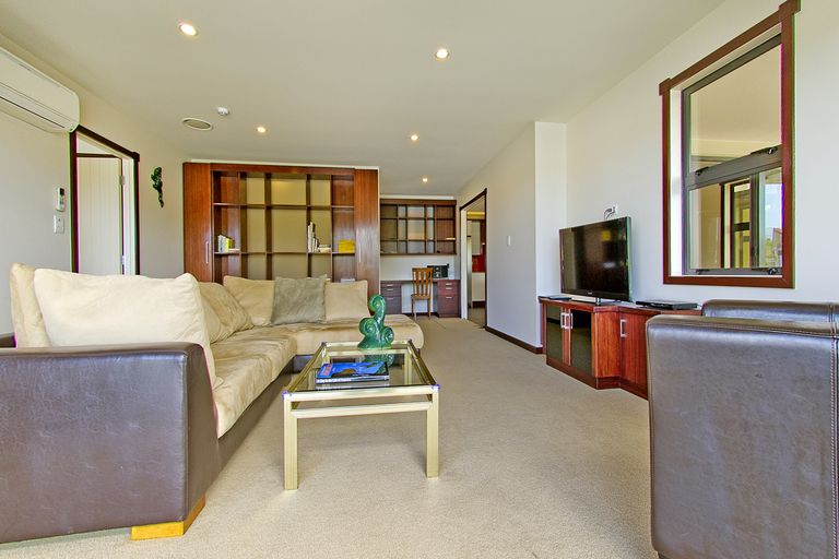 Photo of property in 10 Hei Esplanade, Whitianga, 3510