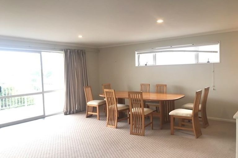 Photo of property in 11b Nimstedt Avenue, Oteha, Auckland, 0632