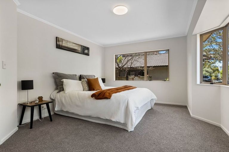 Photo of property in 22 Poturi Streams Avenue, Titirangi, Auckland, 0604