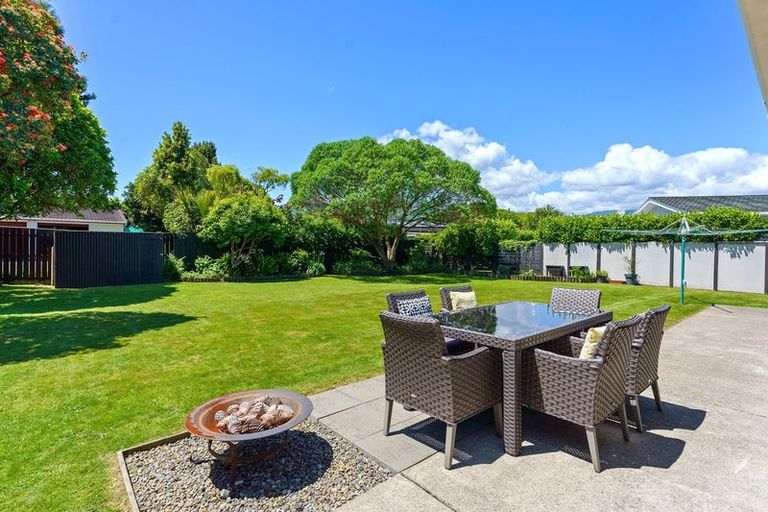 Photo of property in 11 Rawene Street, Waikanae, 5036