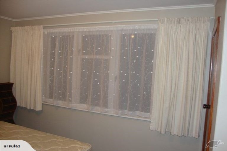 Photo of property in 76- 78 Sievers Grove, Cannons Creek, Porirua, 5024