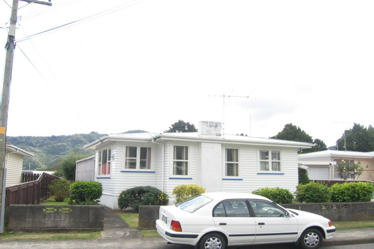 Photo of property in 11 Benge Crescent, Clouston Park, Upper Hutt, 5018