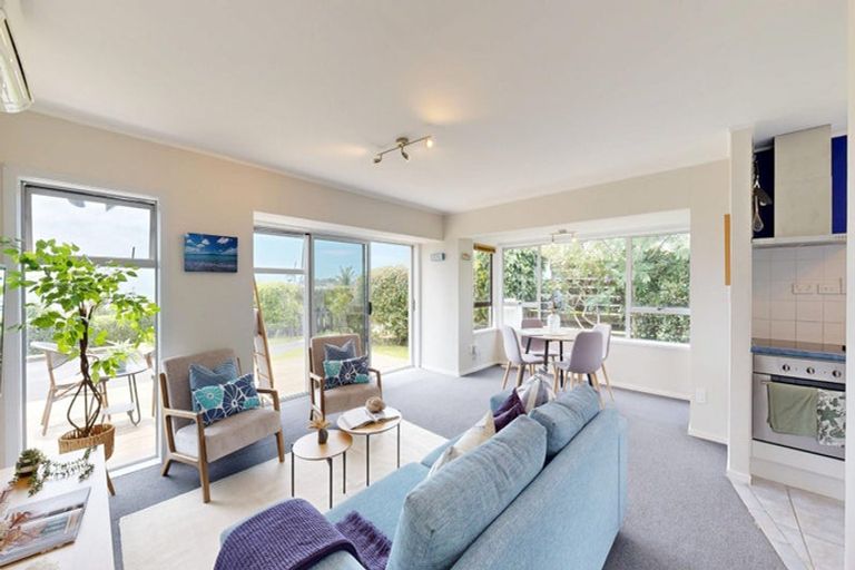 Photo of property in 1/33 Rosario Crescent, Red Beach, 0932