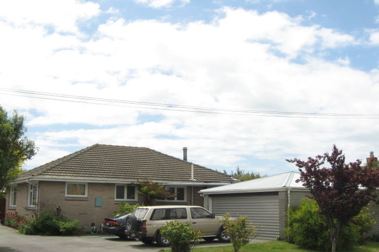 Photo of property in 63 Dunedin Street, Redwood, Christchurch, 8051