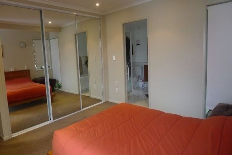 Photo of property in 275u2 Karaka Bay Road, Karaka Bays, Wellington, 6022