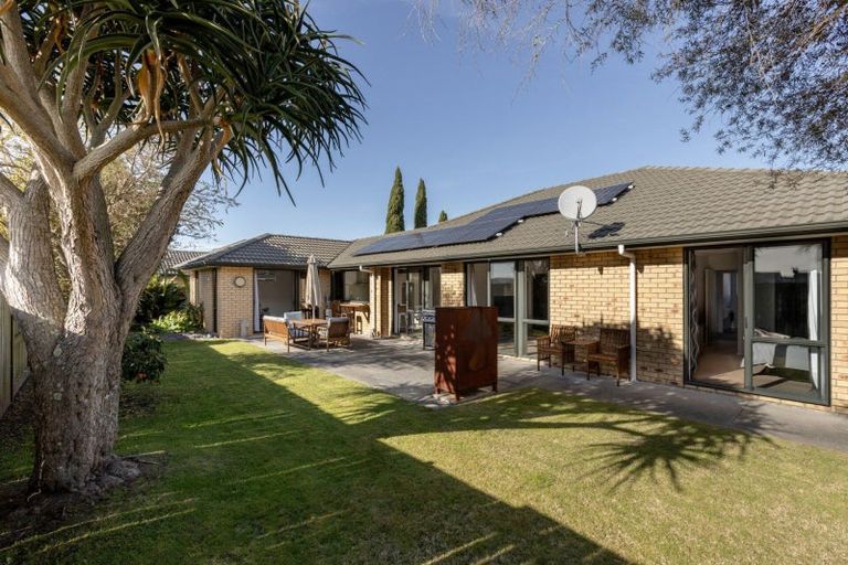 Photo of property in 9 Beachmere Place, Papamoa Beach, Papamoa, 3118