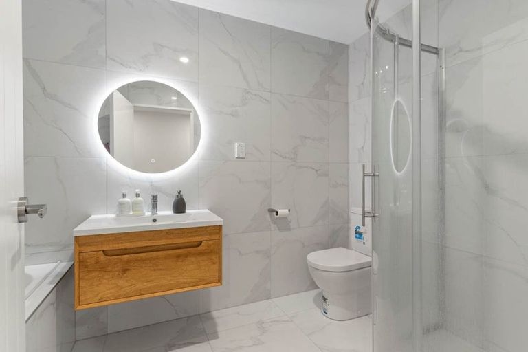 Photo of property in 2/55 Great South Road, Papakura, 2110