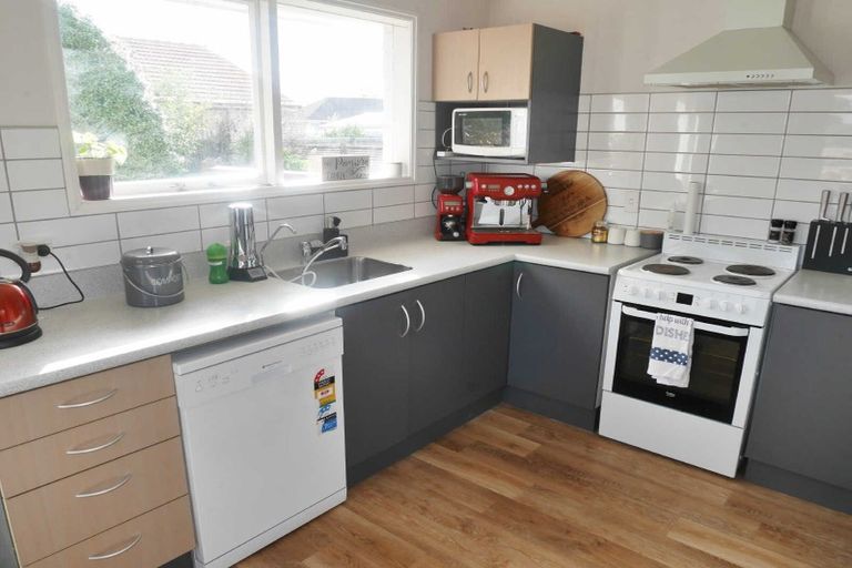 Photo of property in 2 Salmond Street, Hoon Hay, Christchurch, 8025