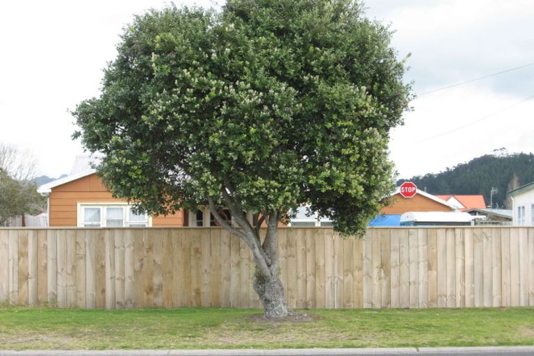 Photo of property in 217 Ocean Road, Whangamata, 3620