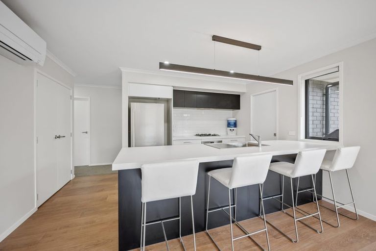 Photo of property in 12 Porokaiwhiri Avenue, Helensville, 0800