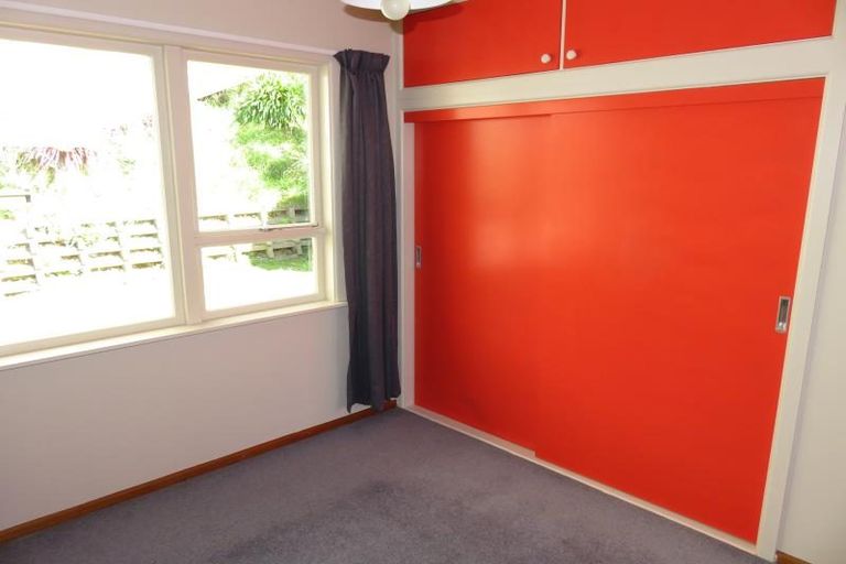 Photo of property in 62 Salford Street, Newlands, Wellington, 6037