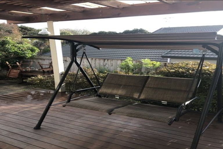 Photo of property in 1/112 Seaview Road, Glenfield, Auckland, 0629