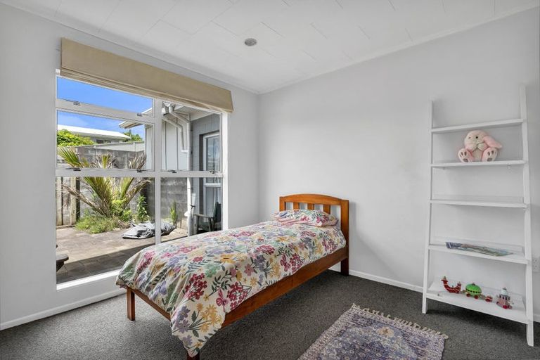 Photo of property in 57 Queens Road, Glen Avon, New Plymouth, 4312