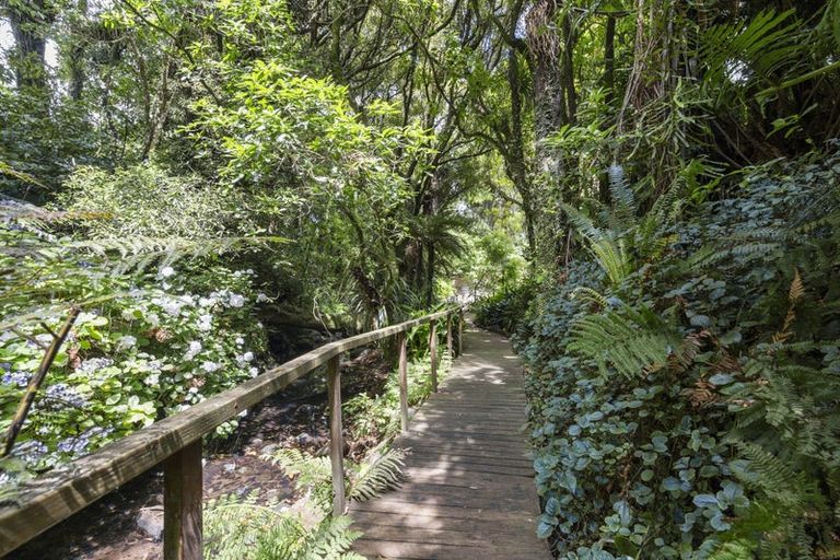 Photo of property in 12 Totara Terrace, Inglewood, 4330