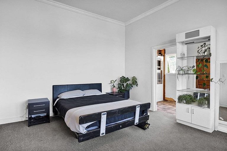 Photo of property in 5 Tawhiti Road, Hawera, 4610