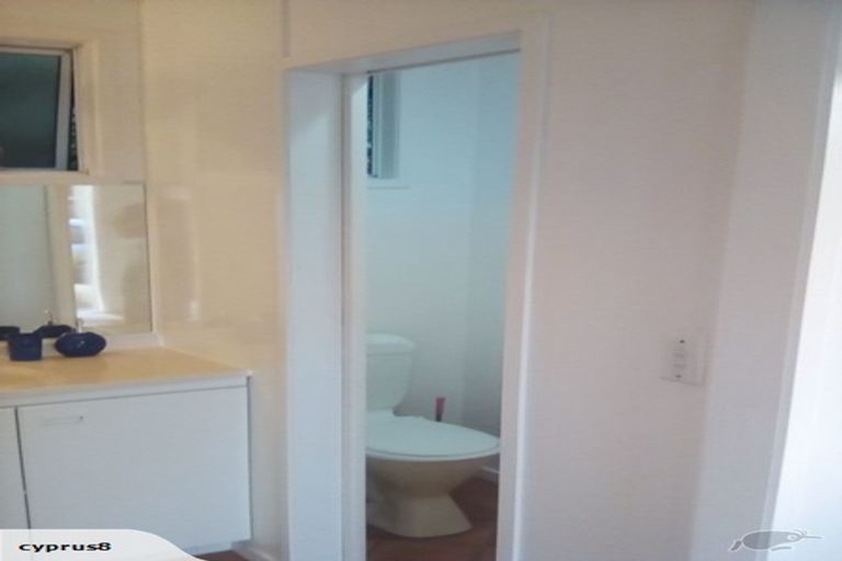 Photo of property in 109 Eskdale Road, Birkdale, Auckland, 0626