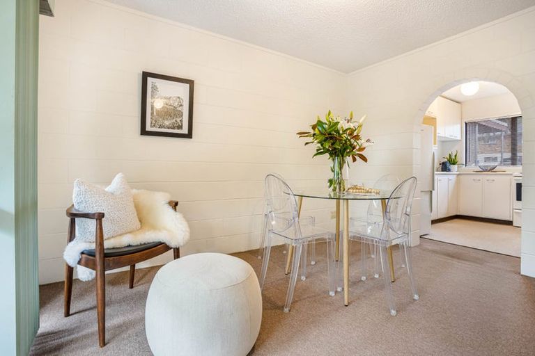 Photo of property in 2/40 Evans Road, Glen Eden, Auckland, 0602
