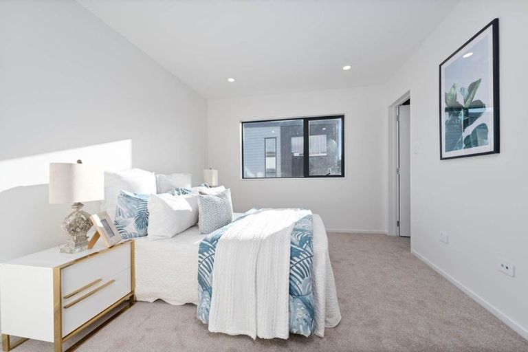 Photo of property in 64d Triangle Road, Massey, Auckland, 0614