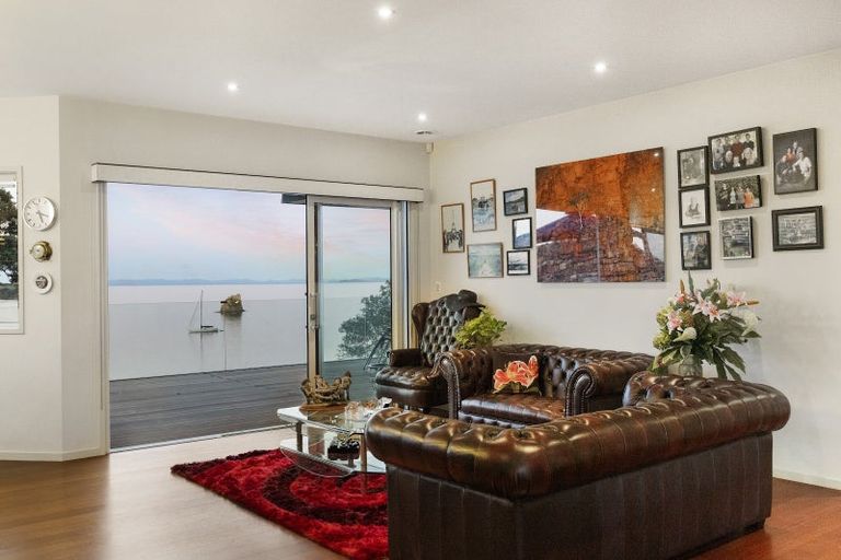 Photo of property in 93 Tiri Road, Tindalls Beach, Whangaparaoa, 0930