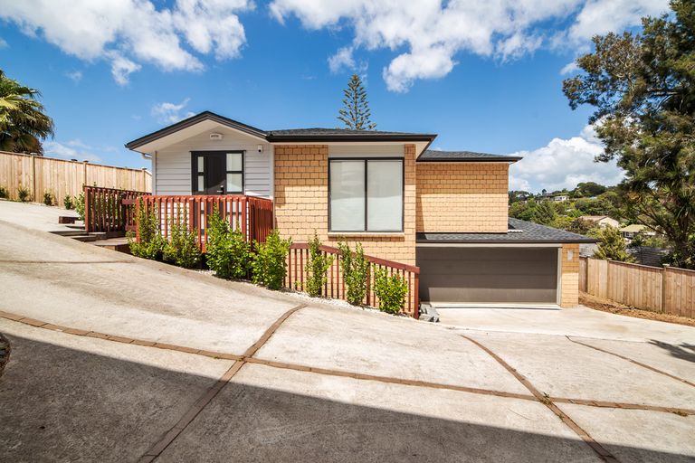 Photo of property in 3b De Val Drive, Titirangi, Auckland, 0604