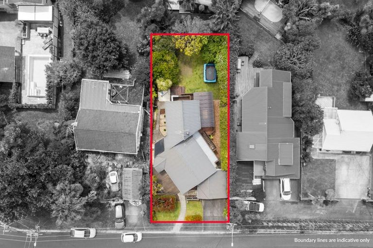 Photo of property in 47 Lyons Avenue, Murrays Bay, Auckland, 0630