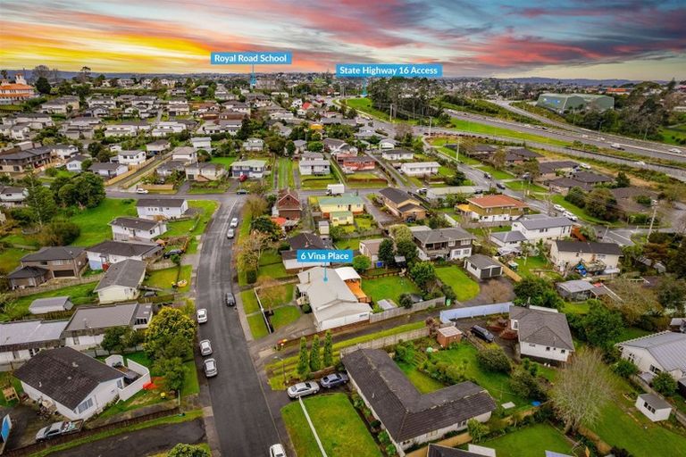 Photo of property in 6 Vina Place, Massey, Auckland, 0614