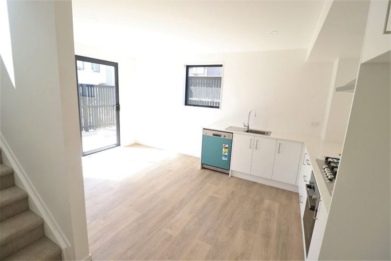 Photo of property in 34 Hobsonville Point Road, Hobsonville, Auckland, 0616