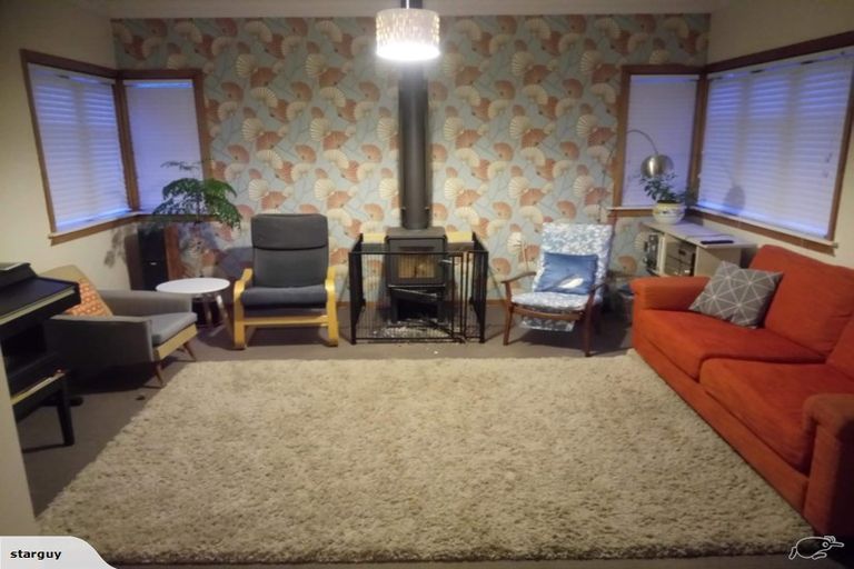 Photo of property in 3 Garden Road, Avalon, Lower Hutt, 5011