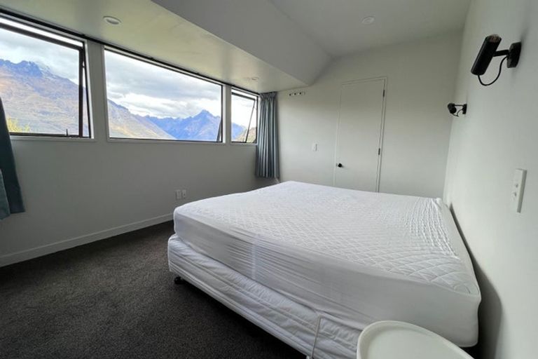 Photo of property in 20 Dart Place, Fernhill, Queenstown, 9300