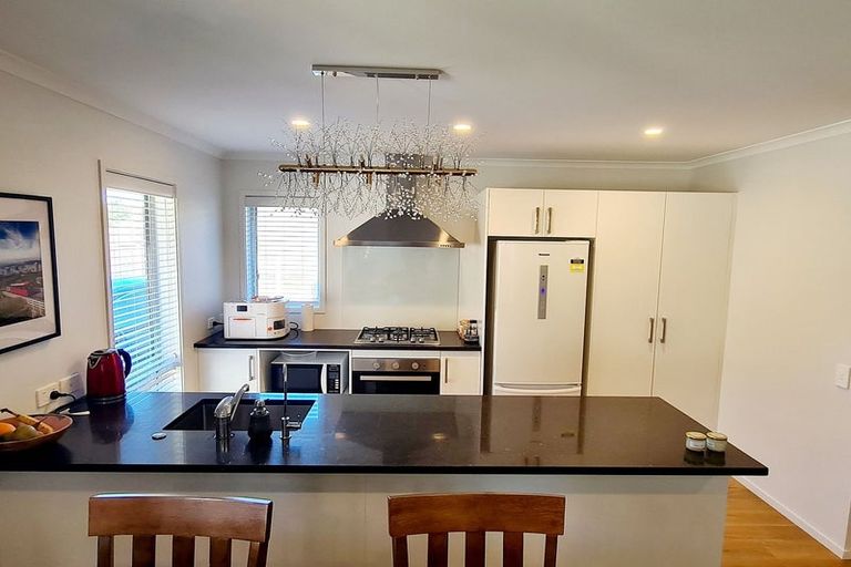 Photo of property in 19 Mooring Close, Whitby, Porirua, 5024