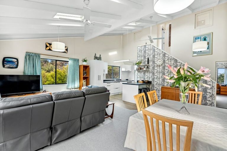 Photo of property in 29 Tahunatapu Road, Parua Bay, Whangarei, 0174