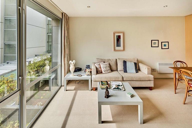 Photo of property in Sanctum Apartment, 10 Ebor Street, Te Aro, Wellington, 6011