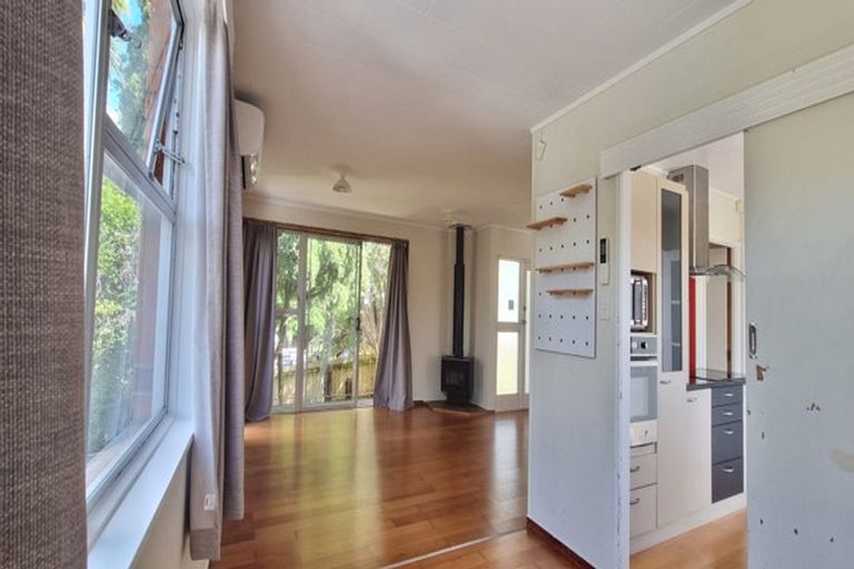 Photo of property in 31 Normanton Street, Glenfield, Auckland, 0629