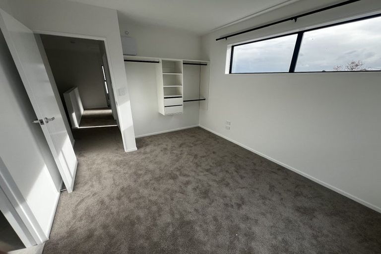 Photo of property in 7/233 Great North Road, Henderson, Auckland, 0612