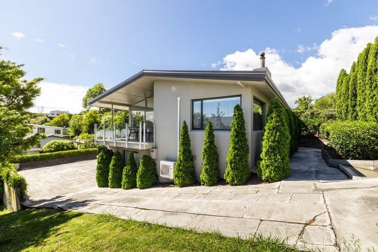 Photo of property in 9 Busby Hill, Havelock North, 4130