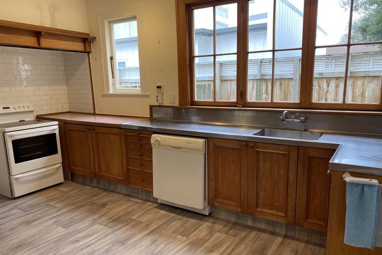 Photo of property in 213 Victoria Avenue, Hokowhitu, Palmerston North, 4410