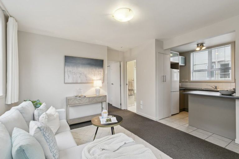 Photo of property in 127u3 Queens Drive, Lyall Bay, Wellington, 6022
